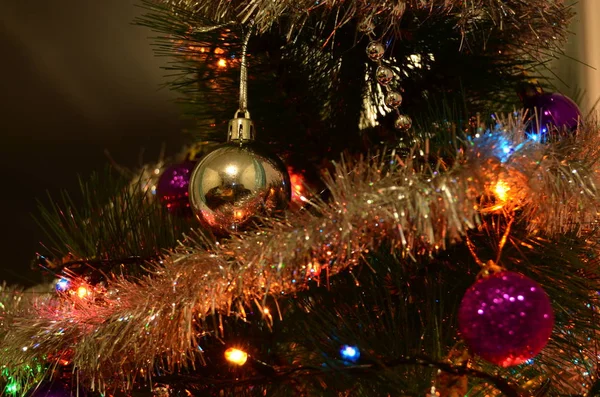 Árbol Navidad Con Adornos Luces —  Fotos de Stock