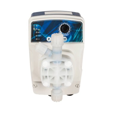 Endüstriyel diyafram ölçüm pompası beyaza izole edildi