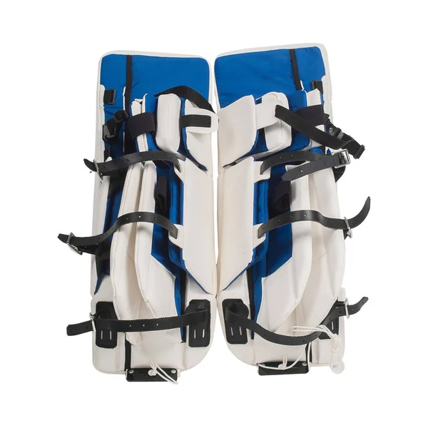 Almohadillas protectoras de pierna de portero de hockey sobre hielo blanco y azul aisladas sobre fondo blanco . — Foto de Stock