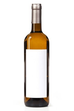 Beyaz şarap şişesi beyaz arka planda.