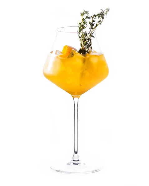 Cocktail aperol spritz isolerad på vit — Stockfoto