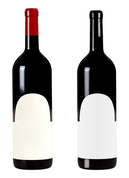 Набор из двух бутылок с пустыми этикетками красного вина изолированы на белом фоне

