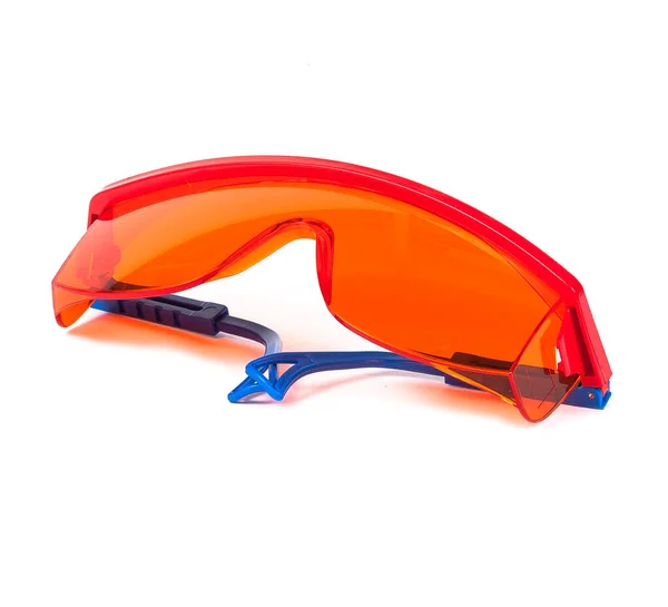 Ochelari UV portocalii de protecție izolați pe fundal alb . — Fotografie, imagine de stoc