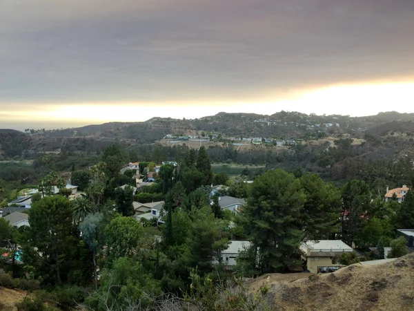 Ciel rempli de fumée au-dessus du bassin de Californie — Photo