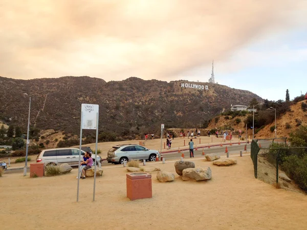 Hollywood signe à distance Californie feu de forêt — Photo