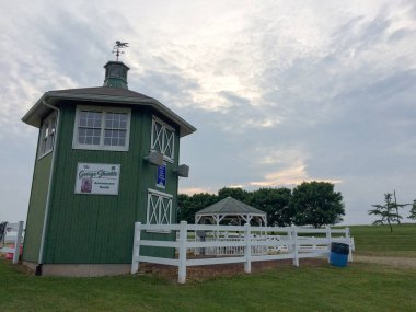 At arenası anonsu kulesi