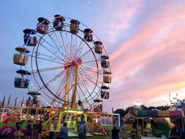 Roata ferris la târguri — Fotografie, imagine de stoc