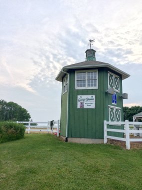 At arenası anonsu kulesi