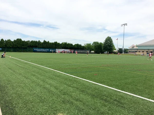 Campo di lacrosse con i giocatori — Foto Stock