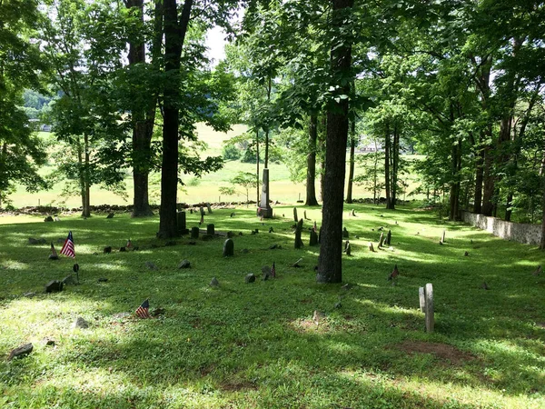 Historiallinen amerikkalainen hautausmaa — kuvapankkivalokuva