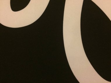 Siyah arkaplanda eğri çizgi