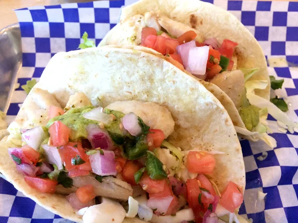 Taze balıklı taco.