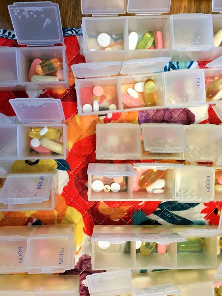 Pill organizer medicine vitamins — Stock Photo, Image