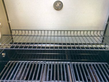 Barbekü barbeküsü ızgarası temiz.