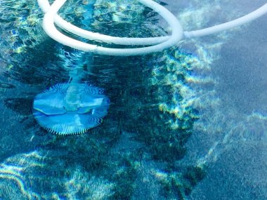 Yüzme havuzu otomatik temizleyici