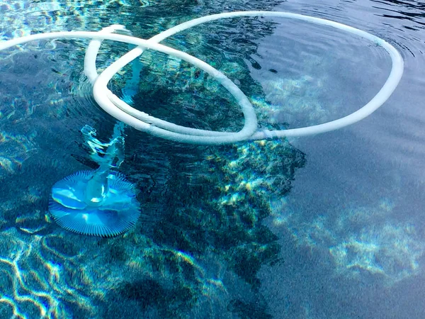 Yüzme havuzu otomatik temizleyici