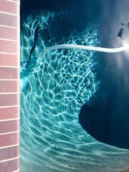 Swimmimg pool aqua blue water wave reflections — Stock Photo, Image