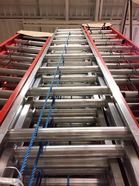 Лестницы из металлического стекловолокна — стоковое фото