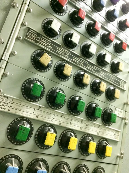 Marcadores interruptores botones tecnología de comunicaciones militares patrón de fondo — Foto de Stock