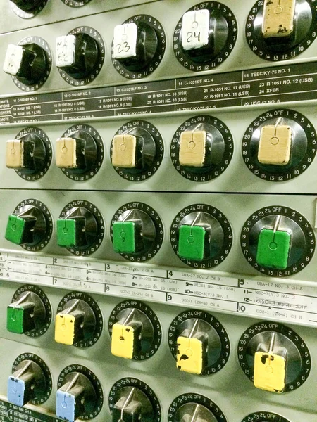 Marcadores interruptores botones tecnología de comunicaciones militares patrón de fondo —  Fotos de Stock