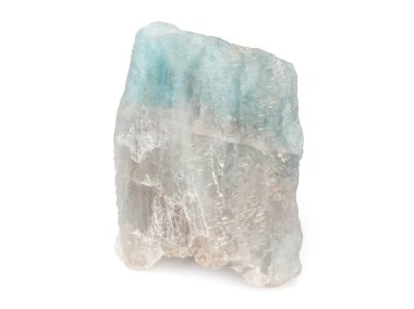 Beyaz arkaplanda doğal polikrom topaz