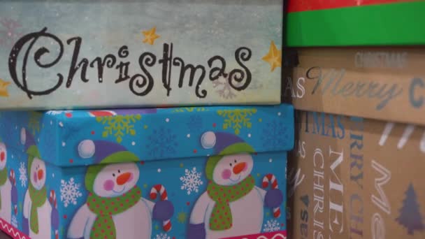 Коробки для рождественских подарков — стоковое видео