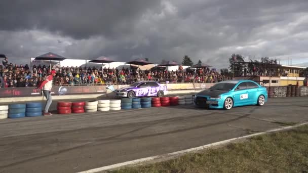Cars Will Start at the Races — Stockvideo