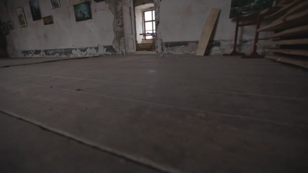 Wall With Peeling Paint and Old Wooden Floor — Stock Video