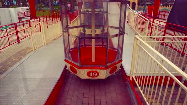 Cabine vide Grande roue Descendre vers le bas — Video