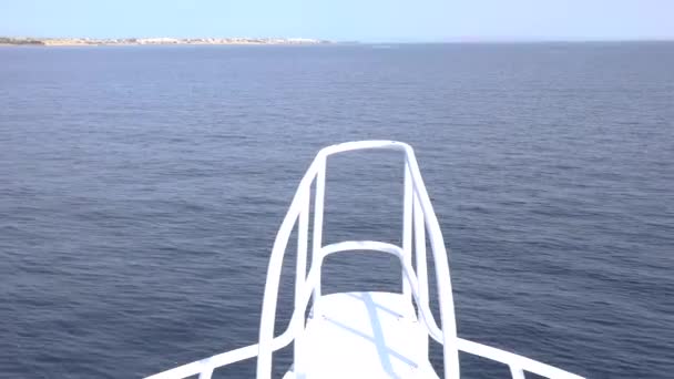 Naso di yacht in mare — Video Stock