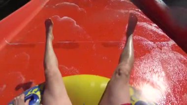 Gopro süre yüzen su slayt erkek taşıdı