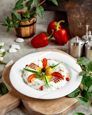 Sebze ve nar püresi.