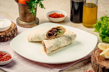 Lavaş içinde et donörü.