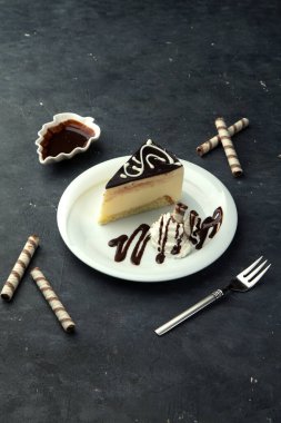 Dondurmalı çikolatalı cheesecake.