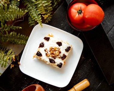 Kuru erikli salata ve mayonezli fındık