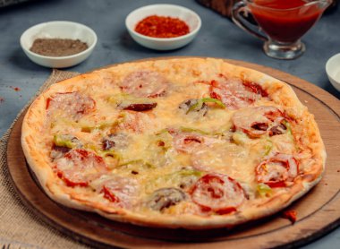 Masada dolmalık biberli pizza.