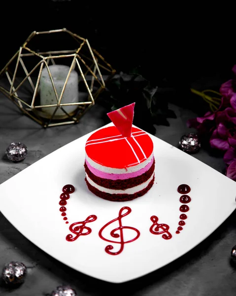 Kuchen Auf Dem Tisch Mit Einer Kerze — Stockfoto