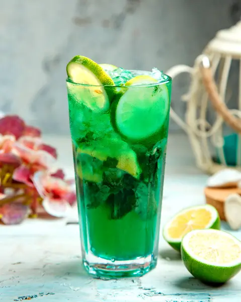 Glas Koude Mojito Met Limoen Munt — Stockfoto