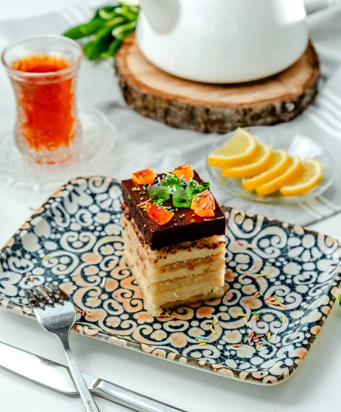 Honey cake on the table ___ — 스톡 사진