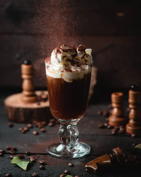 Холодний шоколадний коктейль з морозивом — стокове фото