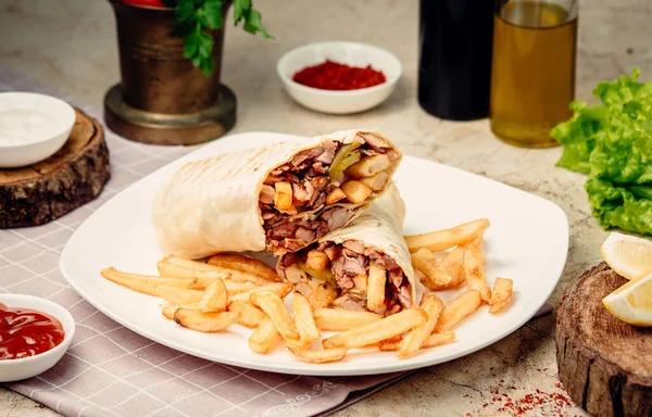 Lavaşlı et donörü masada.