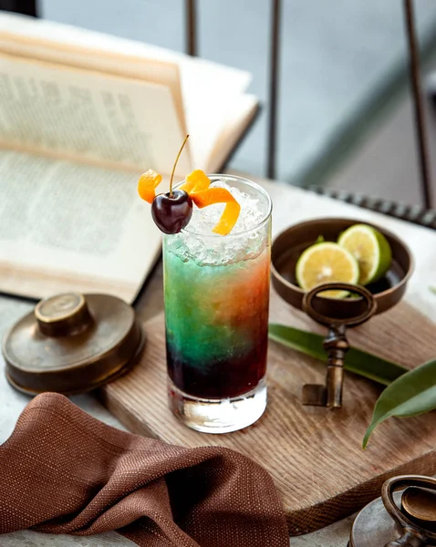 Threecolor Cold Cocktail Table — Stock Photo, Image