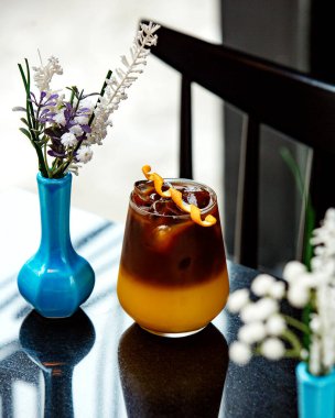 Limonlu soğuk kahve.