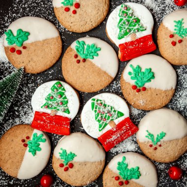 Yeni yıl ağacı boyalı çerezler