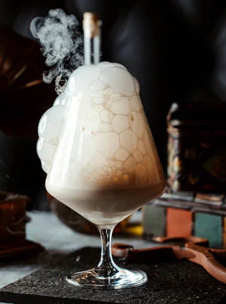 A modern glass of smoked cocktail with bubbles — Stock Photo, Image