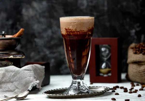 Boisson au café avec chocolat chaud — Photo