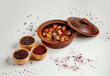 Etli ve patatesli, ilaveli.