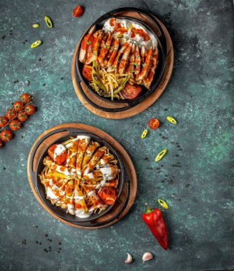 İskender Doner eti masada iki kez