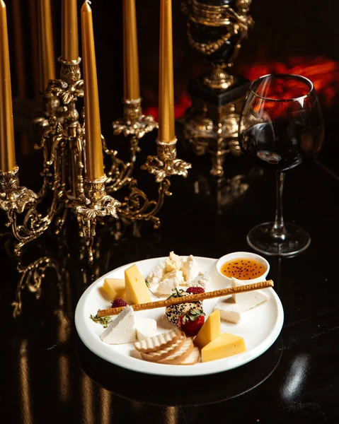 Placa Queso Con Galletas — Foto de Stock