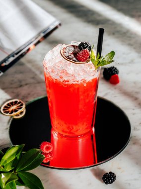 Tutku meyveli buzlu içecek.